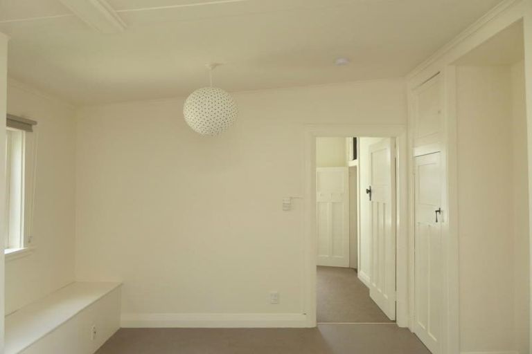 Photo of property in 168 Breaker Bay Road, Breaker Bay, Wellington, 6022