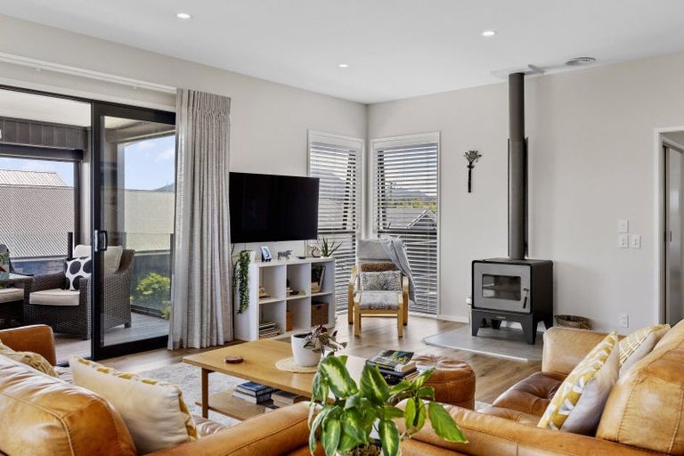 Photo of property in 14 Pukenamu Road, Rainbow Point, Taupo, 3330