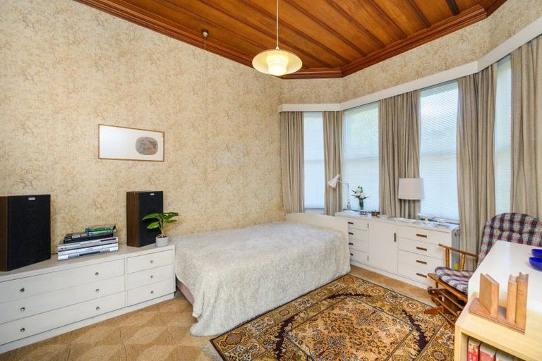 Photo of property in 19 Pahiatua Street, Hokowhitu, Palmerston North, 4410