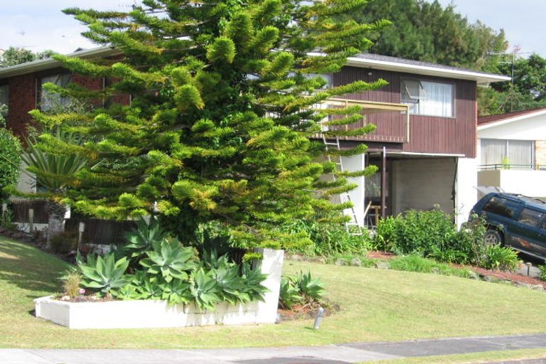 Photo of property in 5 Robin Lane, Browns Bay, Auckland, 0630