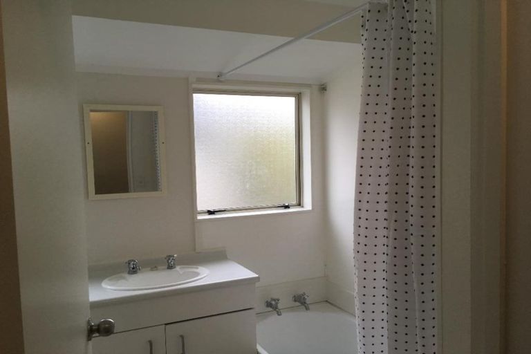 Photo of property in 35b Bracken Road, Paparangi, Wellington, 6037