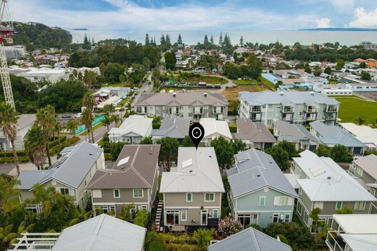 Photo of property in 15 Landmark Terrace, Orewa, 0931