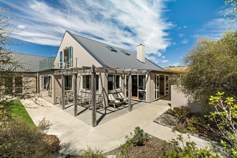 Photo of property in 18 Quartz Lane, Mount Pisa, Cromwell, 9383