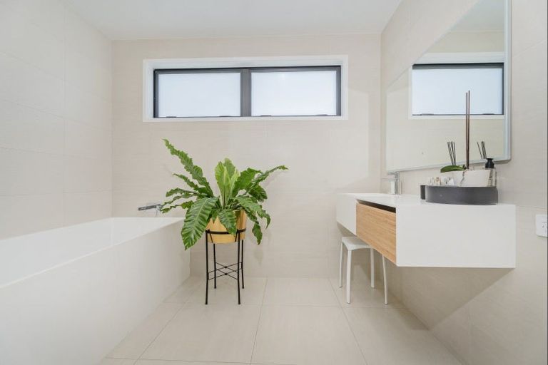 Photo of property in 9 Awatea Drive, Whitianga, 3510