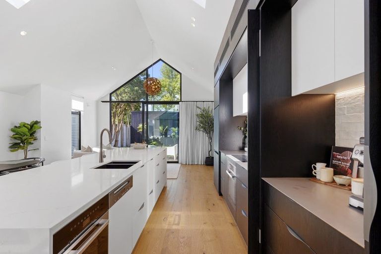 Photo of property in 19 Albany Street, St Albans, Christchurch, 8014