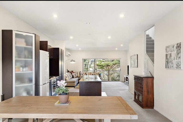 Photo of property in 76c Edmonton Road, Henderson, Auckland, 0612