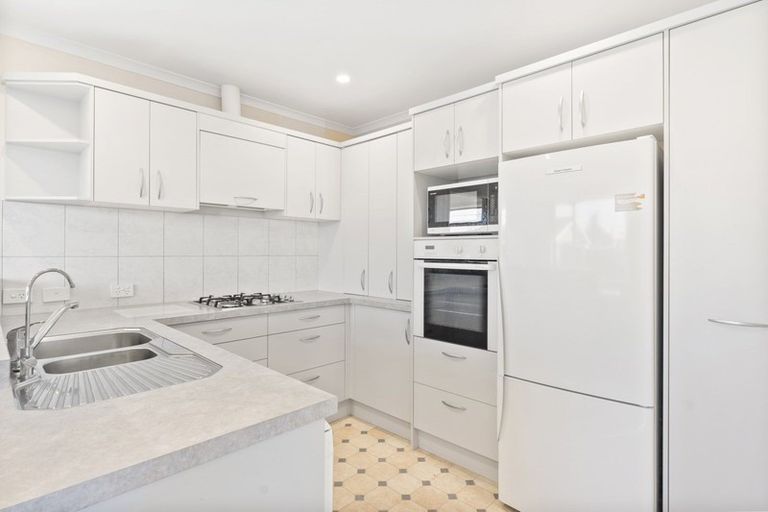 Photo of property in 147 Tukapa Street, Westown, New Plymouth, 4310