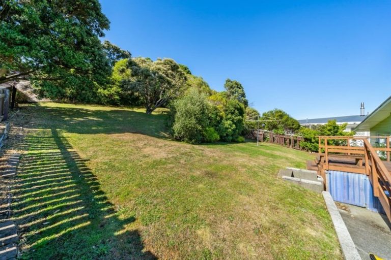 Photo of property in 7 Witham Street, Island Bay, Wellington, 6023