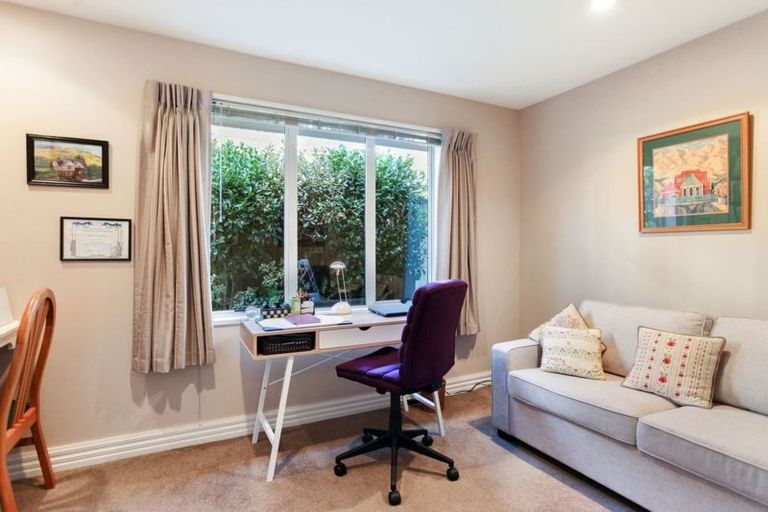 Photo of property in 24 Ilam Park Place, Ilam, Christchurch, 8041