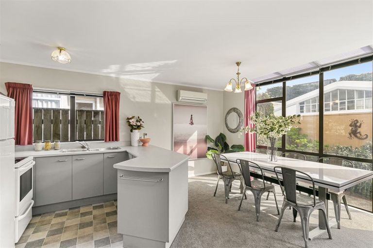 Photo of property in 4 Macalister Place, Miramar, Wellington, 6022