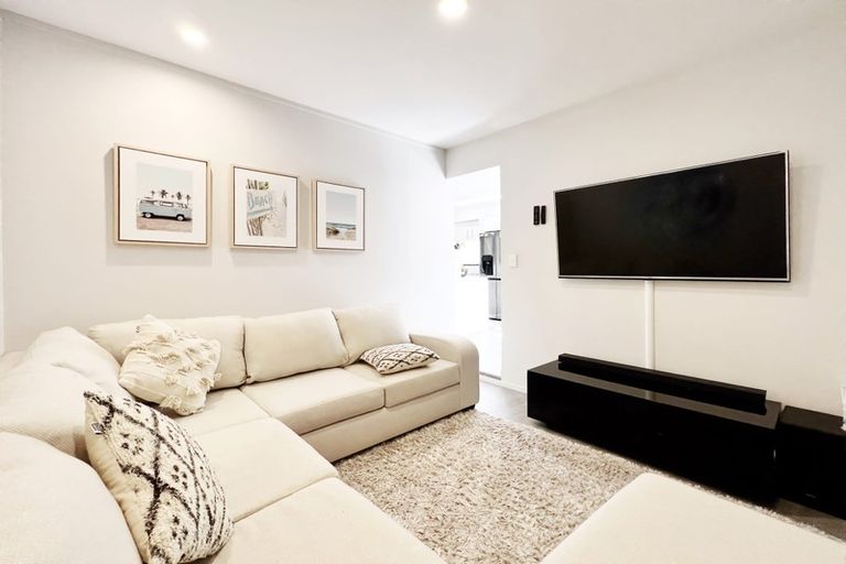 Photo of property in 42 Makamaka Lane, Albany Heights, Auckland, 0632