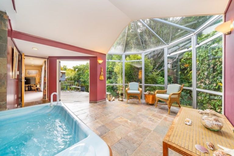 Photo of property in 61 Blue Mountains Road, Pinehaven, Upper Hutt, 5019