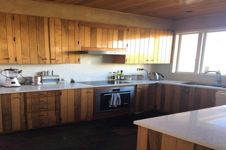 Photo of property in 107 Aberdeen Road, Castor Bay, Auckland, 0620