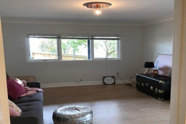 Photo of property in 25 Brigantine Drive, Beach Haven, Auckland, 0626