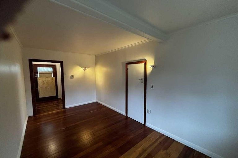 Photo of property in 160 Seaview Road, Westown, New Plymouth, 4310