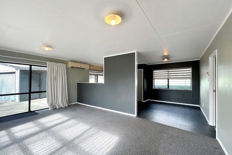Photo of property in 27 Tiller Close, Kelvin Grove, Palmerston North, 4414