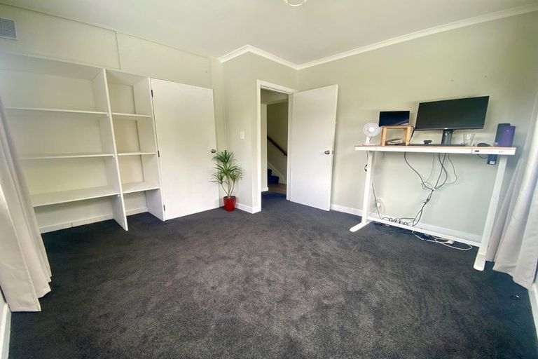 Photo of property in 7 Sealand Place, Mangere Bridge, Auckland, 2022