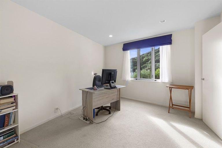 Photo of property in 2 Reserve Road, Plimmerton, Porirua, 5026
