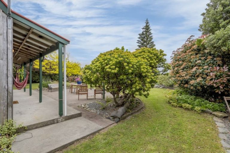 Photo of property in 18 Campion Road, Waikanae Beach, Waikanae, 5036