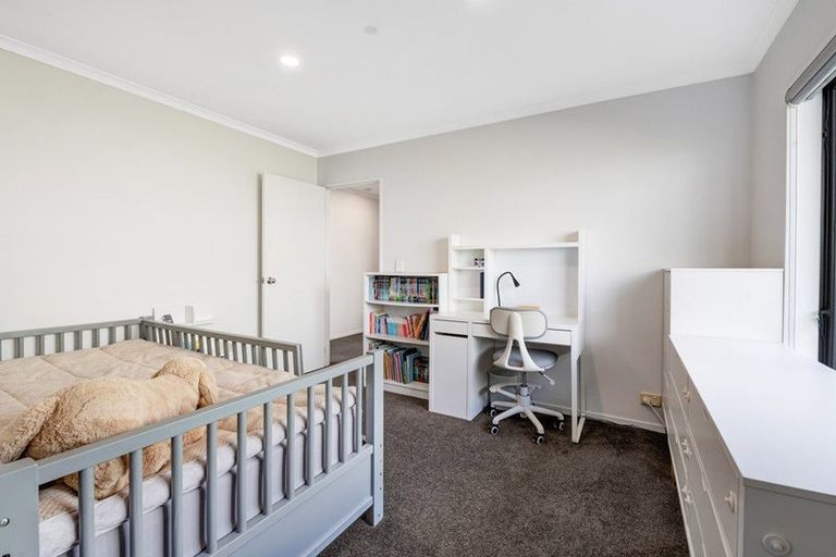 Photo of property in 15 Black Teal Close, Unsworth Heights, Auckland, 0632