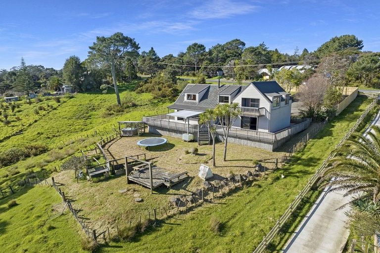 Photo of property in 390 Paremoremo Road, Paremoremo, Auckland, 0632