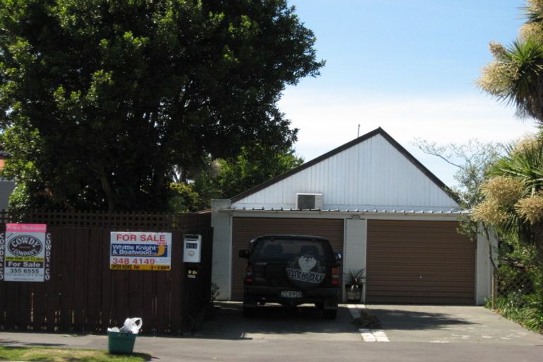 Photo of property in 1/98 Avonhead Road, Avonhead, Christchurch, 8042