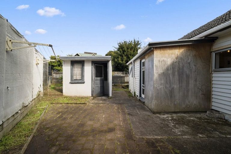 Photo of property in 5 Pitau Road, Mount Maunganui, 3116