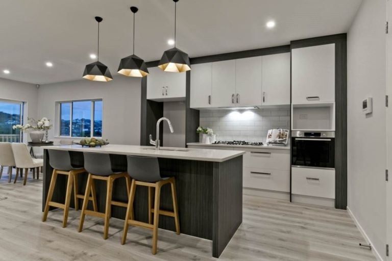 Photo of property in 113 Godfrey Drive, Orewa, 0931