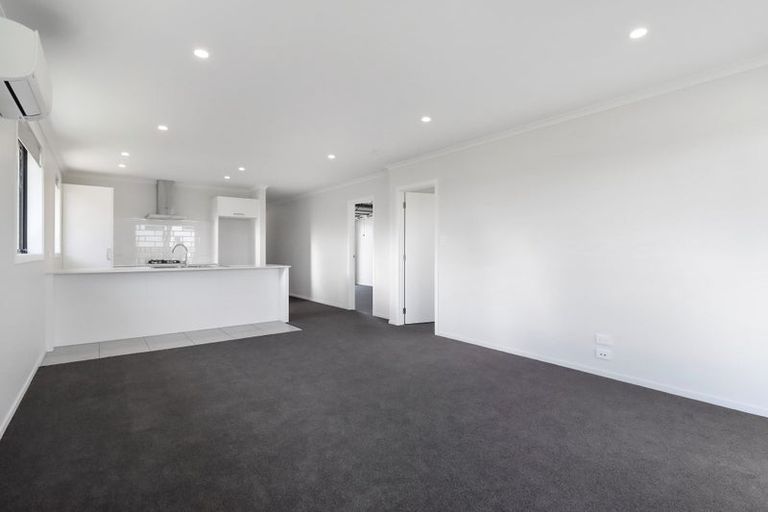 Photo of property in 43 Waruhia Crescent, Rototuna North, 3281