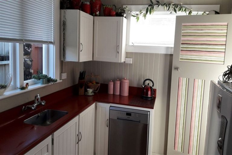 Photo of property in 14 Clyde Street, Oamaru North, Oamaru, 9400