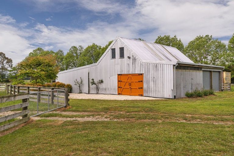 Photo of property in 1592 Tram Road, Swannanoa, Rangiora, 7475