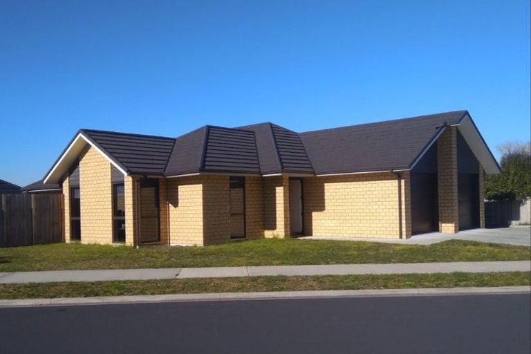 Photo of property in 102 Te Manatu Drive, Huntington, Hamilton, 3210