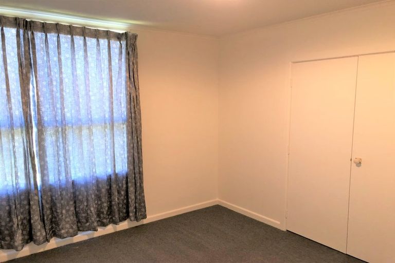 Photo of property in 32 Barbary Avenue, Kelston, Auckland, 0602