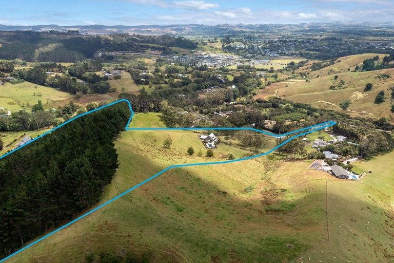 Photo of property in 585 Inland Road, Helensville, 0875