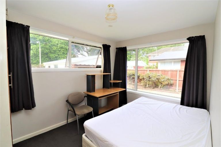 Photo of property in 15 Newbridge Place, Ilam, Christchurch, 8041