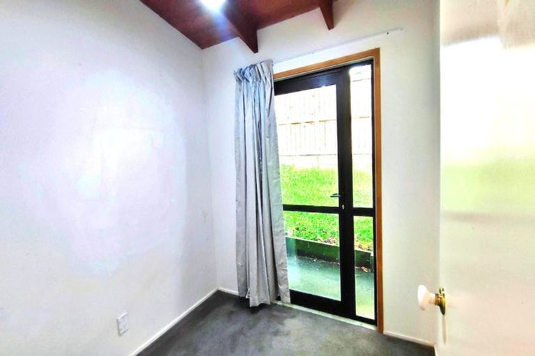 Photo of property in 20 Wattle Road, Sunnyvale, Auckland, 0612