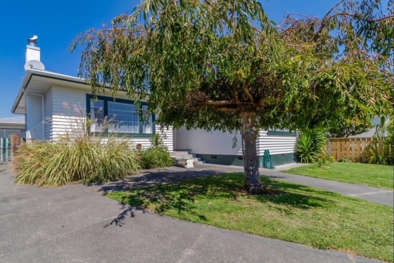 Photo of property in 13 Hurst Avenue, Maraenui, Napier, 4110