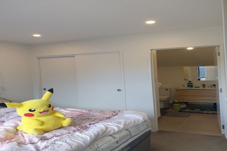 Photo of property in 11/8 Chivalry Road, Glenfield, Auckland, 0629