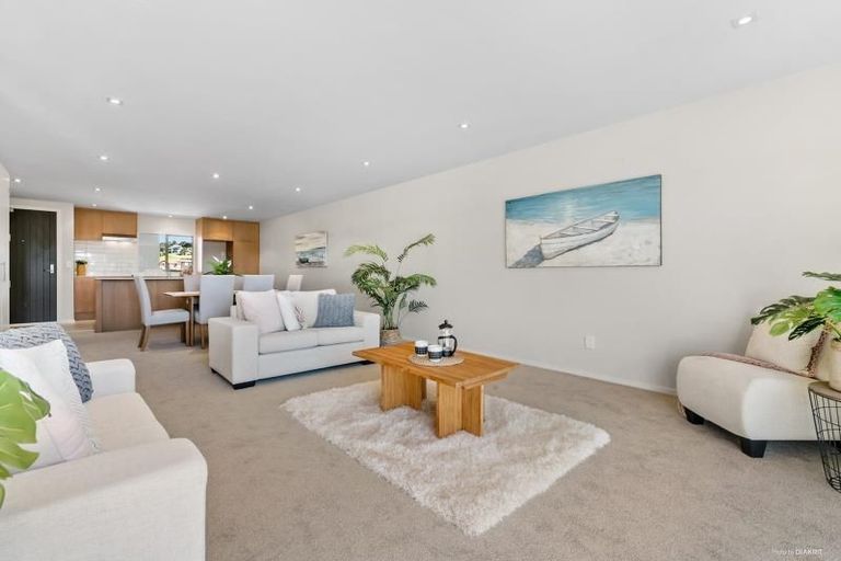 Photo of property in 302/252 Centreway Road, Orewa, 0931