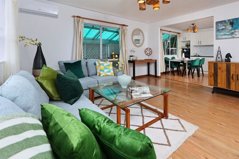 Photo of property in 10a Harding Avenue, Te Atatu South, Auckland, 0610