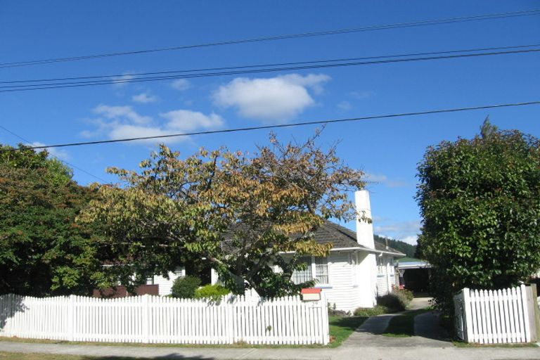 Photo of property in 29 Oxford Crescent, Ebdentown, Upper Hutt, 5018