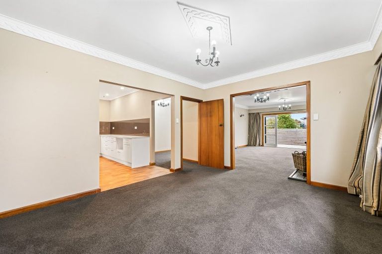 Photo of property in 15 Swansea Street, Hokowhitu, Palmerston North, 4410