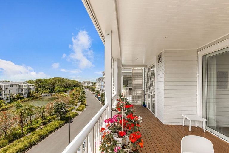 Photo of property in 227 Hibiscus Drive, Orewa, 0931
