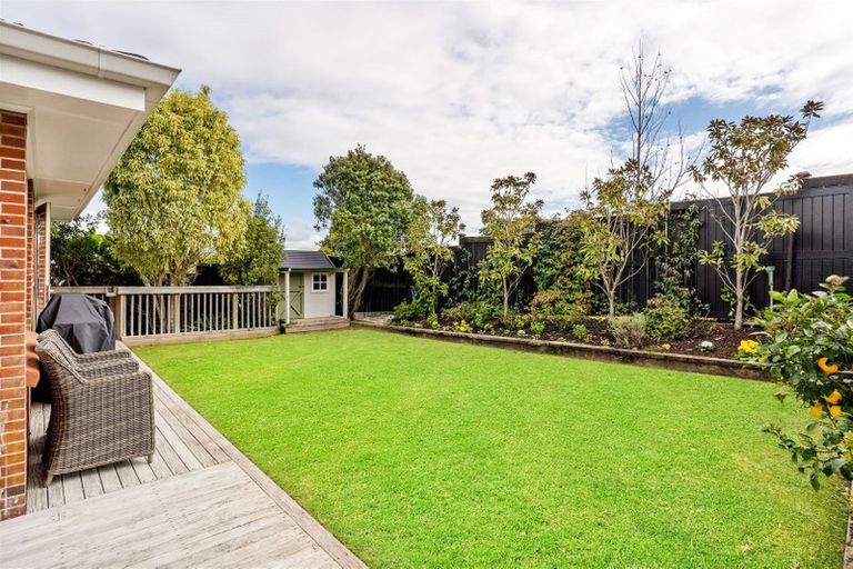 Photo of property in 41 Woodstock Road, Forrest Hill, Auckland, 0620