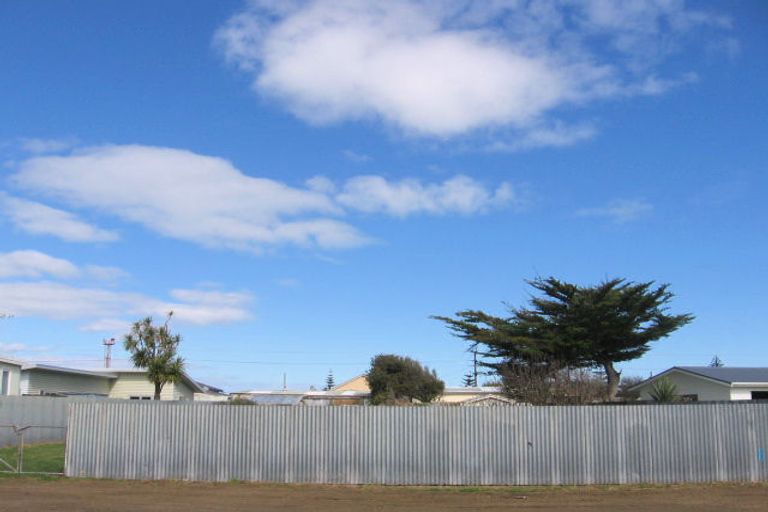 Photo of property in 32 Pratt Avenue, Foxton Beach, Foxton, 4815