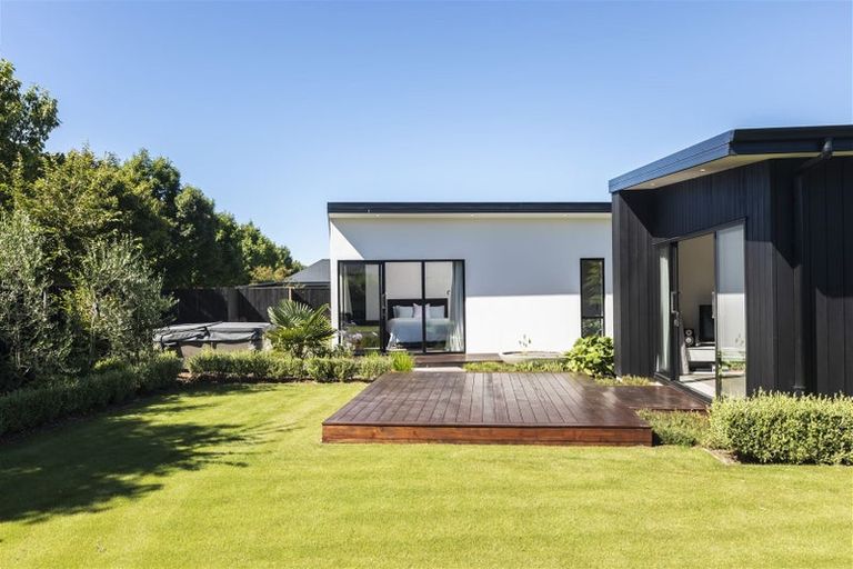 Photo of property in 17 Lewis Close, Rangiora, 7400