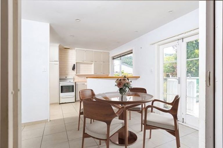 Photo of property in 3 Bird Grove, Stokes Valley, Lower Hutt, 5019