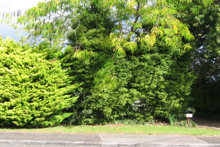 Photo of property in 11 Alma Street, Te Atatu South, Auckland, 0610