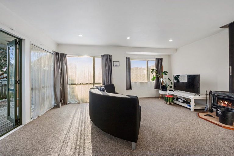 Photo of property in 1/112 Parkhurst Road, Parakai, 0830