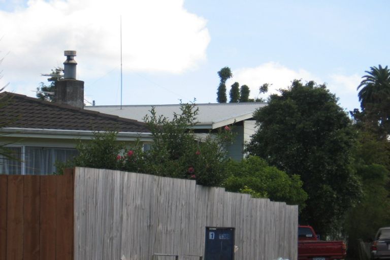 Photo of property in 15a Inver Street, Glen Eden, Auckland, 0602